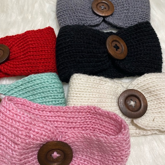 6 Pack of Winter Knit Baby Headbands With Buttons - Picture 5 of 6